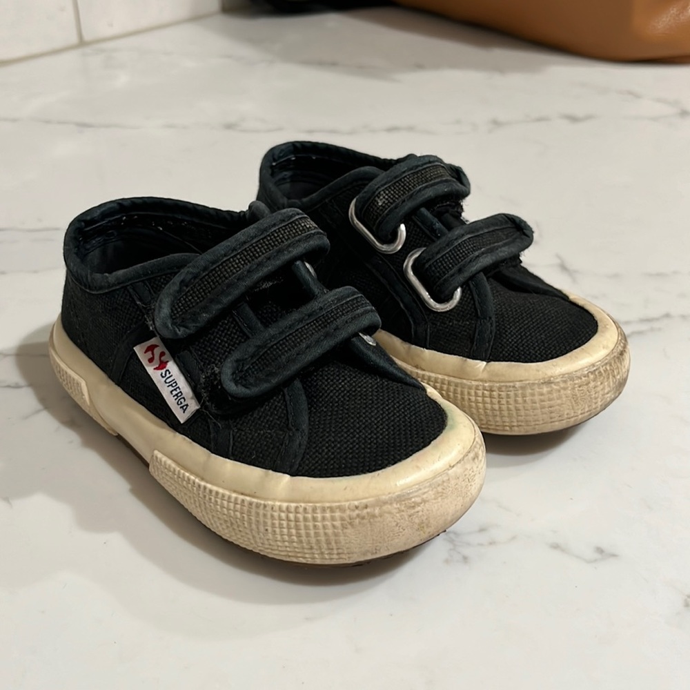 Superga size 7 shoes navy